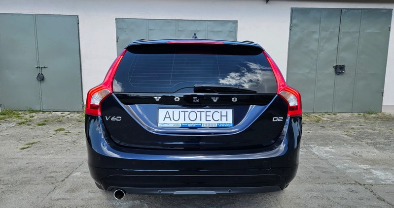 Volvo V60 cena 56000 przebieg: 192000, rok produkcji 2017 z Garwolin małe 326